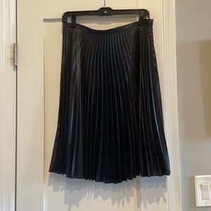Gorgeous Karen Millen (US8/UK12) black pleated skirt, wet look/faux leather look